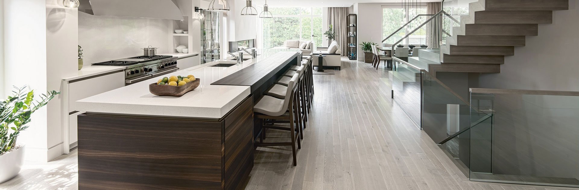 Is een houten vloer geschikt voor in de keuken | Satink Keukens